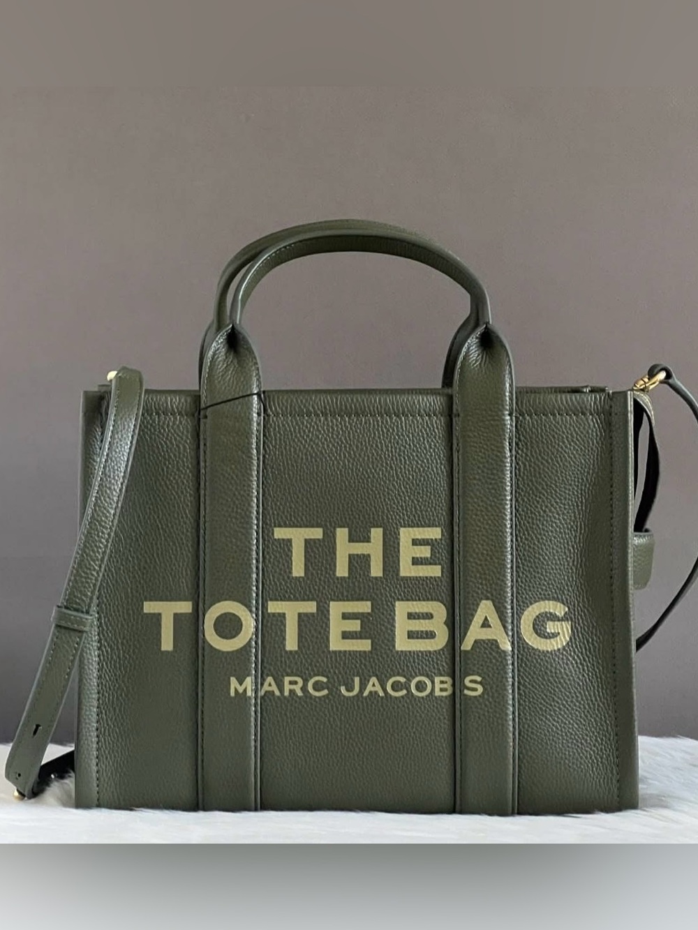 H004L01PF21 - Marc Jacobs The Leather Medium Tote Bag
